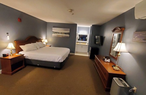 Laconia Hotel | Birch Knoll Motel