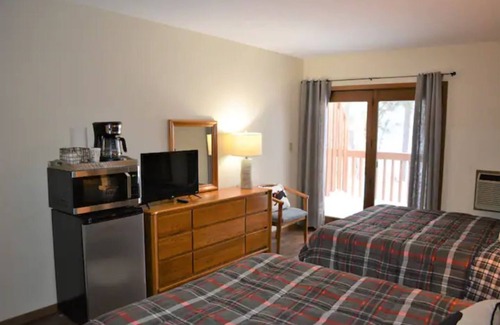 Hayward Complejo | Birch Point Resort Condo #16 - Nelson Lake, Hayward