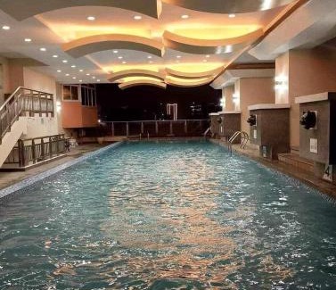 Ermita Night District Apartamento | Birch Tower Malate Accommodation by T&T