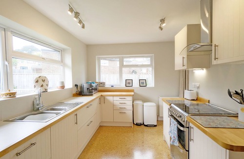 Emsworth Casa | Birch Tree - a family house that sleeps 6 guests in 3 bedrooms
