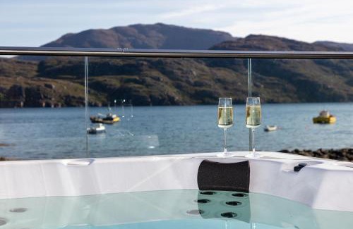 Garve Casa | Birches Lodge with Hot Tub