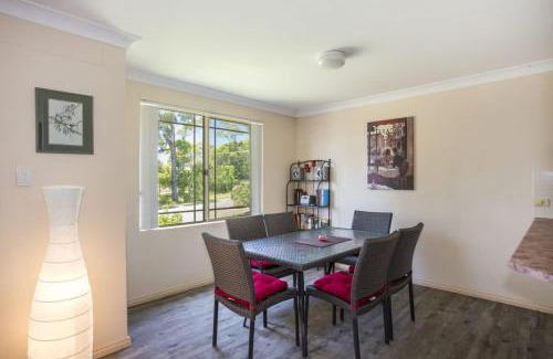Mollymook Apartamento | Birchgrove Collers Beach - pet-friendly apartment