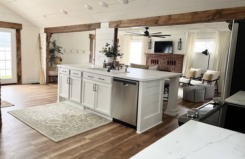 Branchport Casa | Birchwood Cottage, 200ft of Lake Beach-Fully flat lot -Private Driveway
