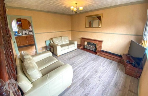 Warrington Casa | Birchwood Private Room for Homestay 2