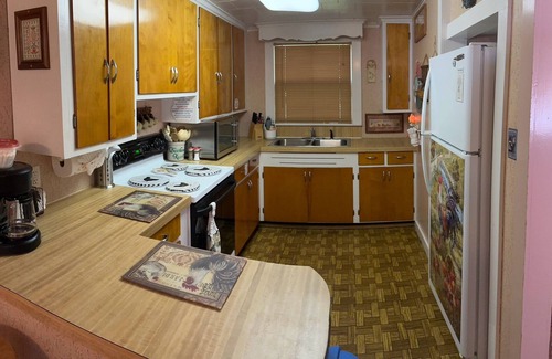 Cadillac Cabina | Birchwood Resort & Campground