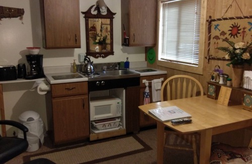 Cadillac Cabina | Birchwood Resort & Campground