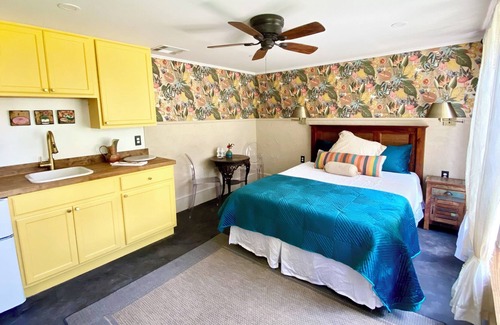 Broadmoor Casa | Bird-of-Paradise Studio: peaceful + easy parking