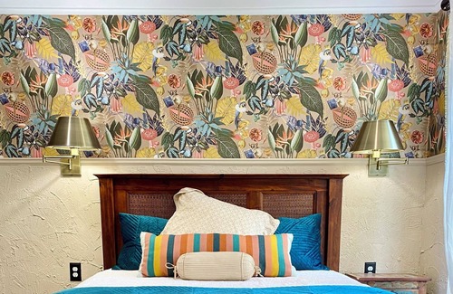 Broadmoor Casa | Bird-of-Paradise Studio: peaceful + easy parking