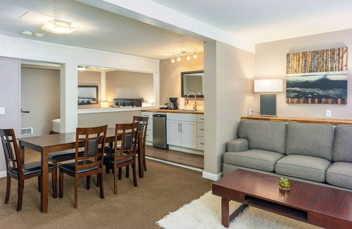 Friday Harbor Hotel | Bird Rock Hotel