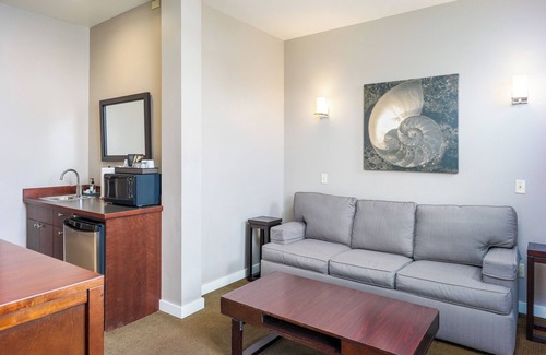 Friday Harbor Hotel | Bird Rock Hotel