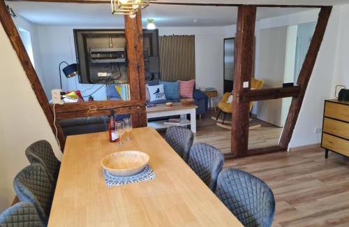 Bad Bergzabern Apartamento | bird's nest Ferienwohnung in der Altstadt, offenes Fachwerk