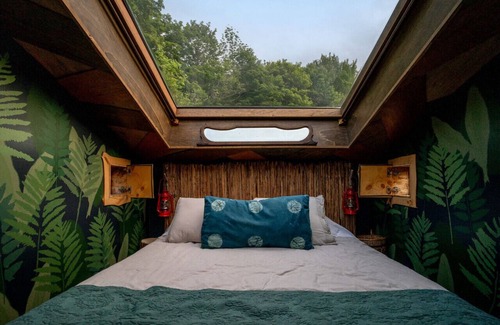 Roxbury Casa | Birdhouse · Glamping in New York the Catskills Birdhouse
