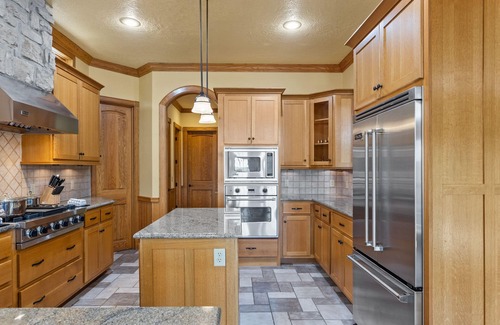 Camdenton Casa | Birdnest - A Luxury Vacation Experience