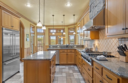 Camdenton Casa | Birdnest - A Luxury Vacation Experience