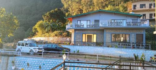 Naina Range Casa | Birds Hill View Homestay