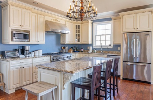 Wallkill Casa | Birdsall Farmhouse: Charming Historic Homestead with Hot Tub