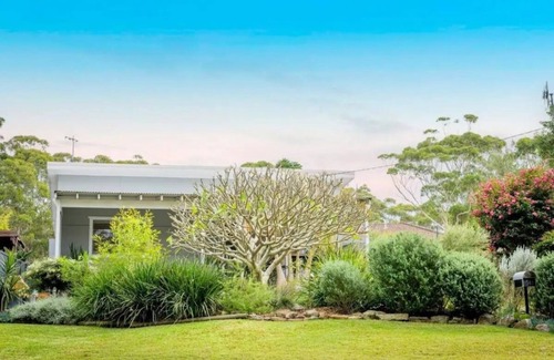 Macmasters Beach Casa | "Birdsong Cottage" Stroll to Macmasters Beach
