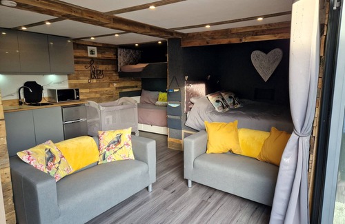 Mablethorpe Cabina | Birdsong lodge - peaceful - dog friendly