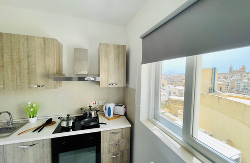 Birgu Apartamento | Birgu 2BR Comfort By Holihomes