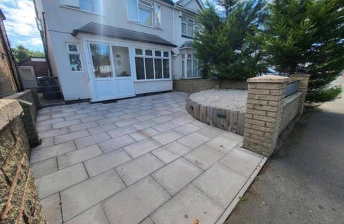 Hall Green Apartamento | Birmingham Blissful Apartment With 2 Bedrooms