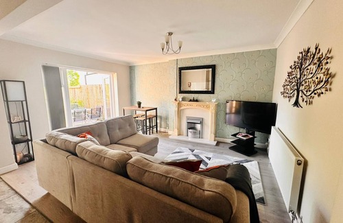 Hall Green Apartamento | Birmingham Blissful Apartment With 2 Bedrooms