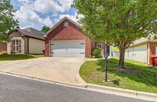 New Castle Casa | Birmingham Home with Yard - 15 Mi to Downtown!
