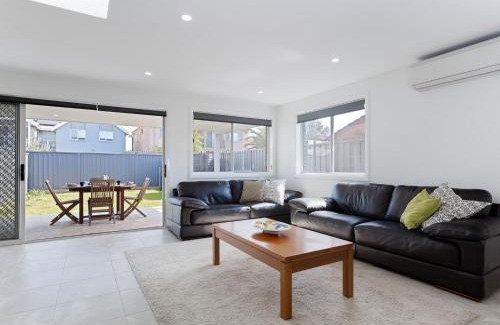 Anna Bay Casa | Birubi Breezes 2 Large Duplex with Air Conditioning WI FI and only 5 minute walk to the beach