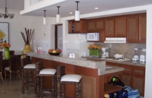 Marina Apartamento | BISBEE WEEK Black/Blue marlin tourn-on beach 2 bdrm condo.In the heart of CABO!