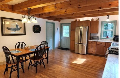 Bristol Casa | Biscay Repose, Biscay Pond, Bristol. Private, spacious, family friendly