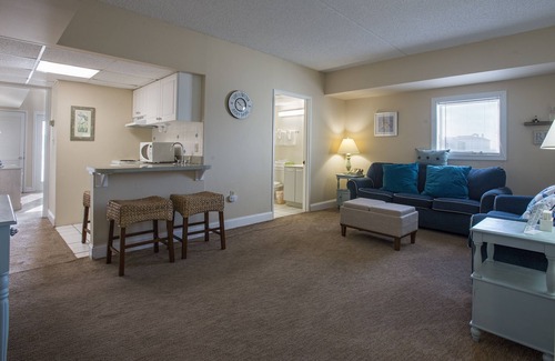 North End Hotel | Biscayne Suites
