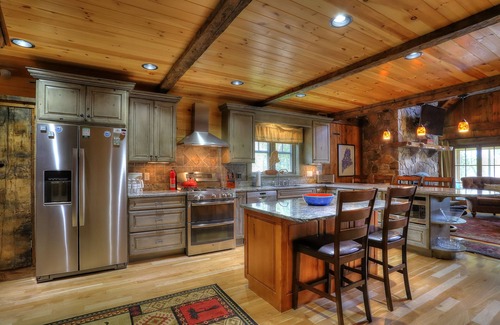 Rangeley Casa | Bishop | Amazing location on Rangeley Lake and close to downtown