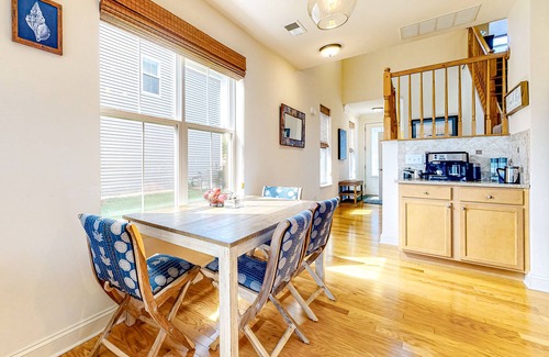 Millville Casa | Bishops Landing townhome with private washer/dryer, shared pool, tennis, gym