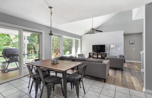 Williamsburg Casa | Bissell Creek Woodside Cottage