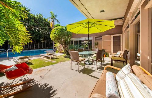 Bixby Knolls Casa | Bixby Beauty 50s Mod Long Beach