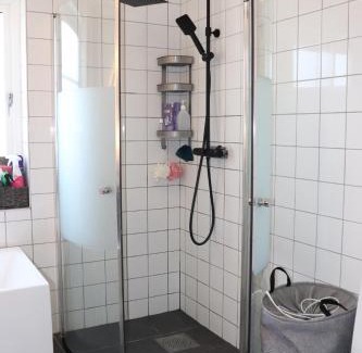 Farjestaden Casa | Blå rummet - Rum i familjärt boende - Sängkläder & handdukar ingår