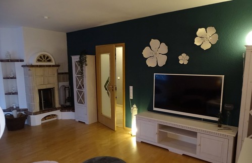 Wiesmoor Apartamento | Blüteno1 mit Sauna, Kamin und Garten. Haustierfreundlich!
