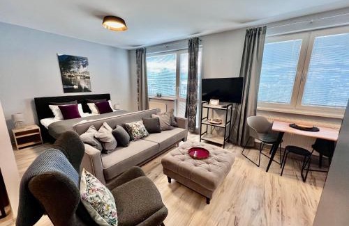 Banska Bystrica Apartamento | BL - The Executive Suite, Boru - 24hr Self Check-in, Free Private Parking, Balcony with Mountain View, 5 minute walk to City Center