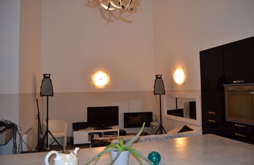 Alignan-du-Vent Apartamento | Black and White