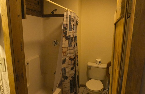 Slade Hotel | Black Bear Lodge Motel