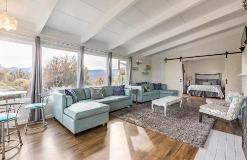 Oakhurst Casa | Black Bear Suite Hot Tub Sleeps 4 affordable