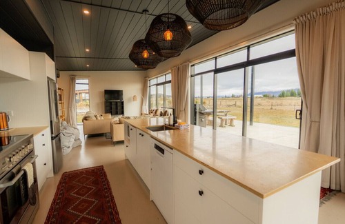Twizel Casa | Black Box, Twizel, FREE WIFI