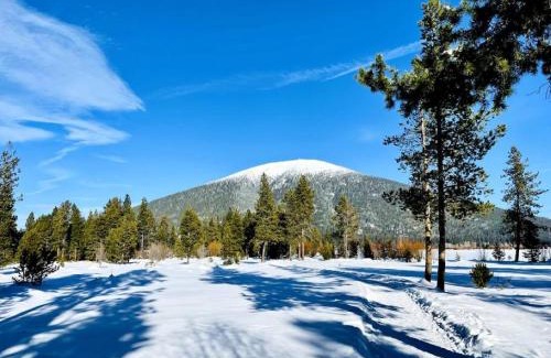 Black Butte Ranch Casa | Black Butte Ranch Modern A-Frame Retreat, sleeps 8