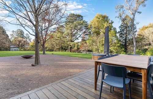 Burradoo Casa | Black Cockatoo, Burradoo
