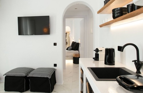 Milopotas Villa | Black Concept Maisonette Naxos