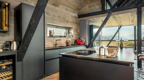 Mils Chalet De Esquí | Black Diamond Chalet