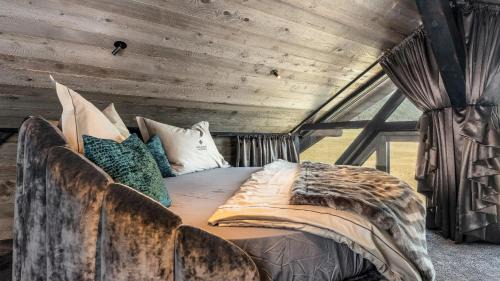 Mils Chalet De Esquí | Black Diamond Chalet