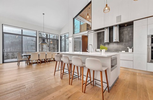 Ellicottville Casa | Una de las modernas y modernas casas con vista a los ganadores, vista a las pistas con vista a las pistas