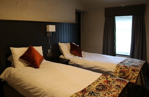 Bolton Hotel | Black Dog Inn