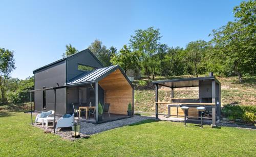 Vrdnik Casa | Black Emerald - Vrdnik