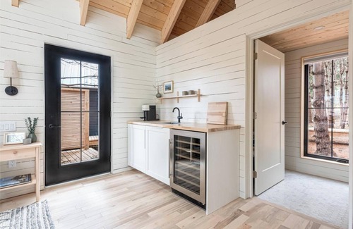Mahone Bay Cabina | Black Forest Cabins